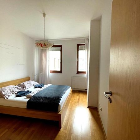 Central Apartment With Balcony Budapest Extérieur photo