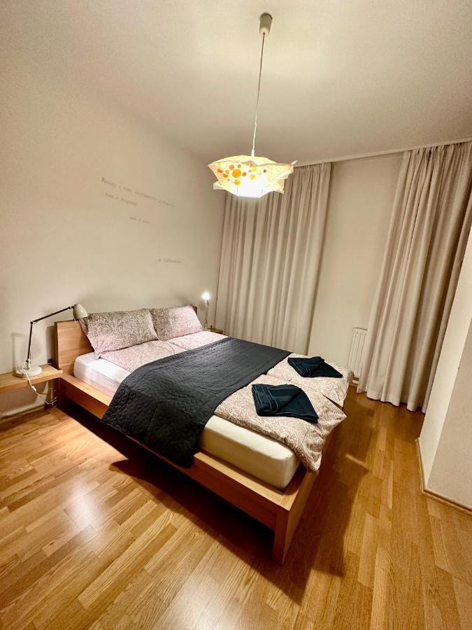 Central Apartment With Balcony Budapest Extérieur photo