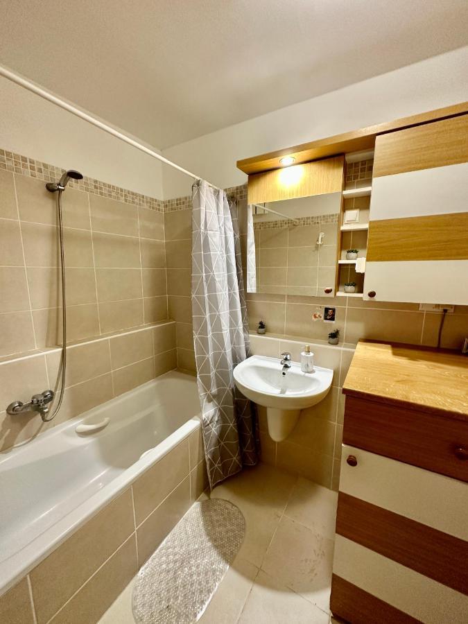 Central Apartment With Balcony Budapest Extérieur photo
