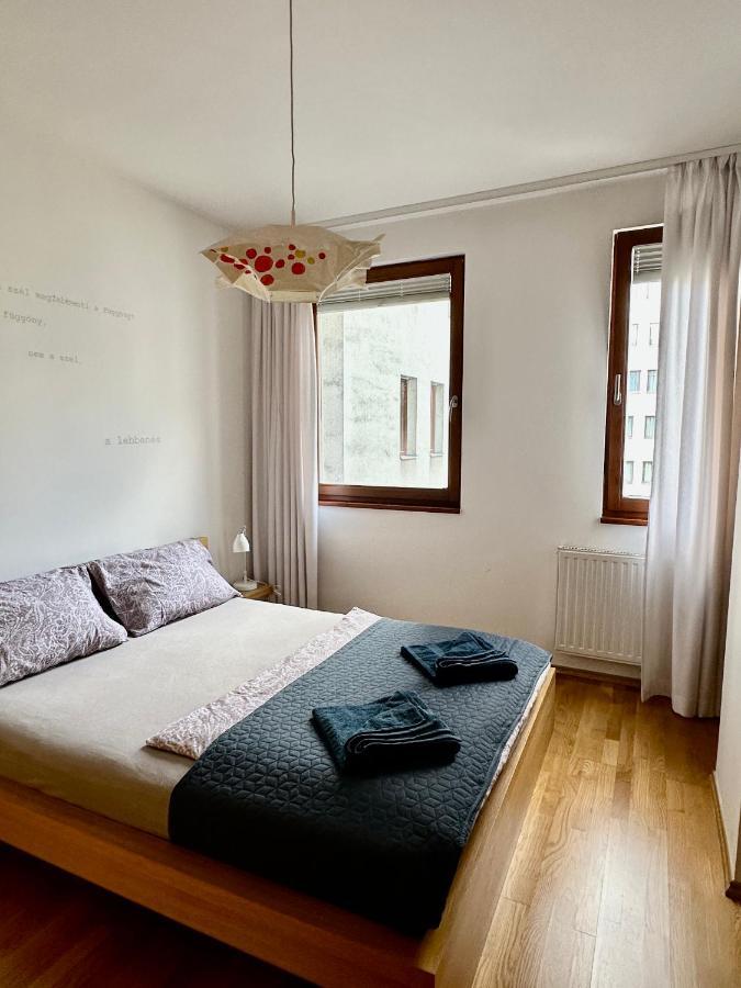 Central Apartment With Balcony Budapest Extérieur photo