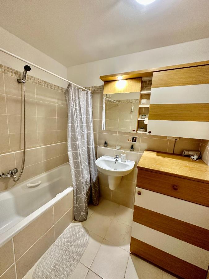 Central Apartment With Balcony Budapest Extérieur photo