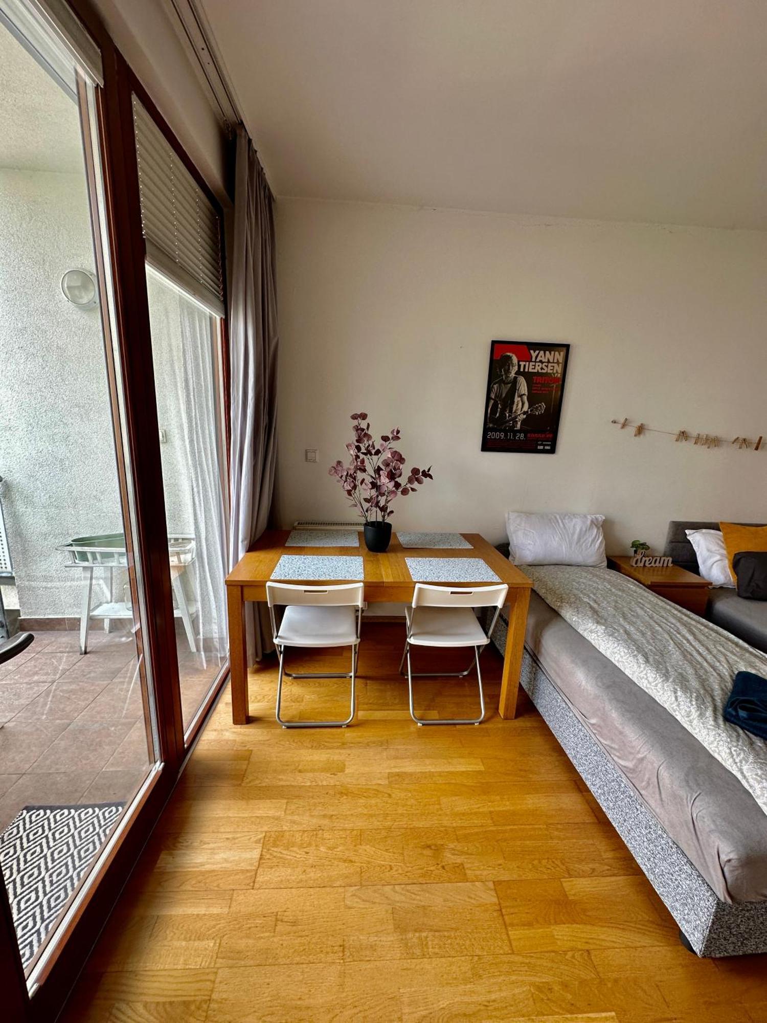 Central Apartment With Balcony Budapest Extérieur photo
