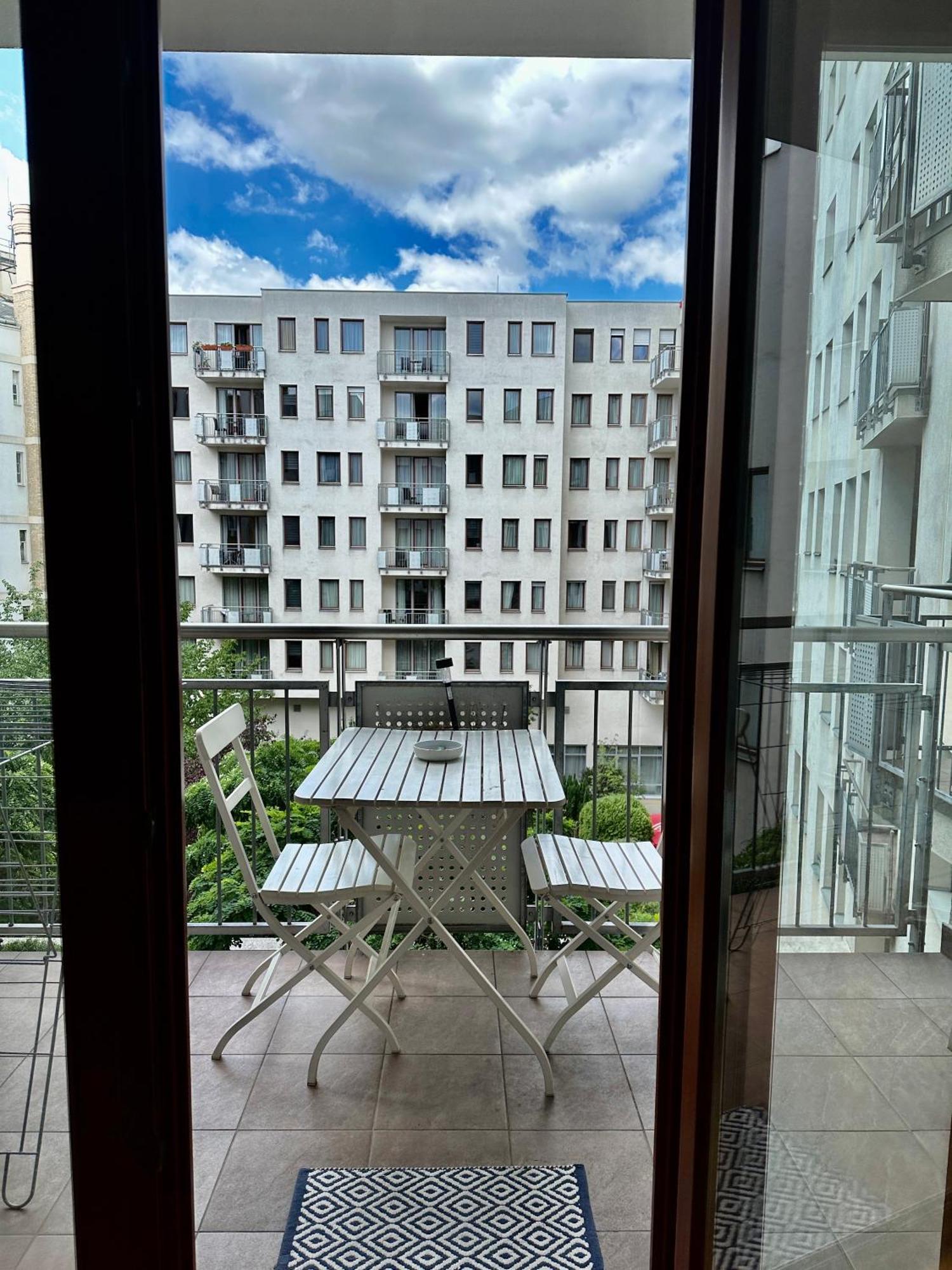 Central Apartment With Balcony Budapest Extérieur photo