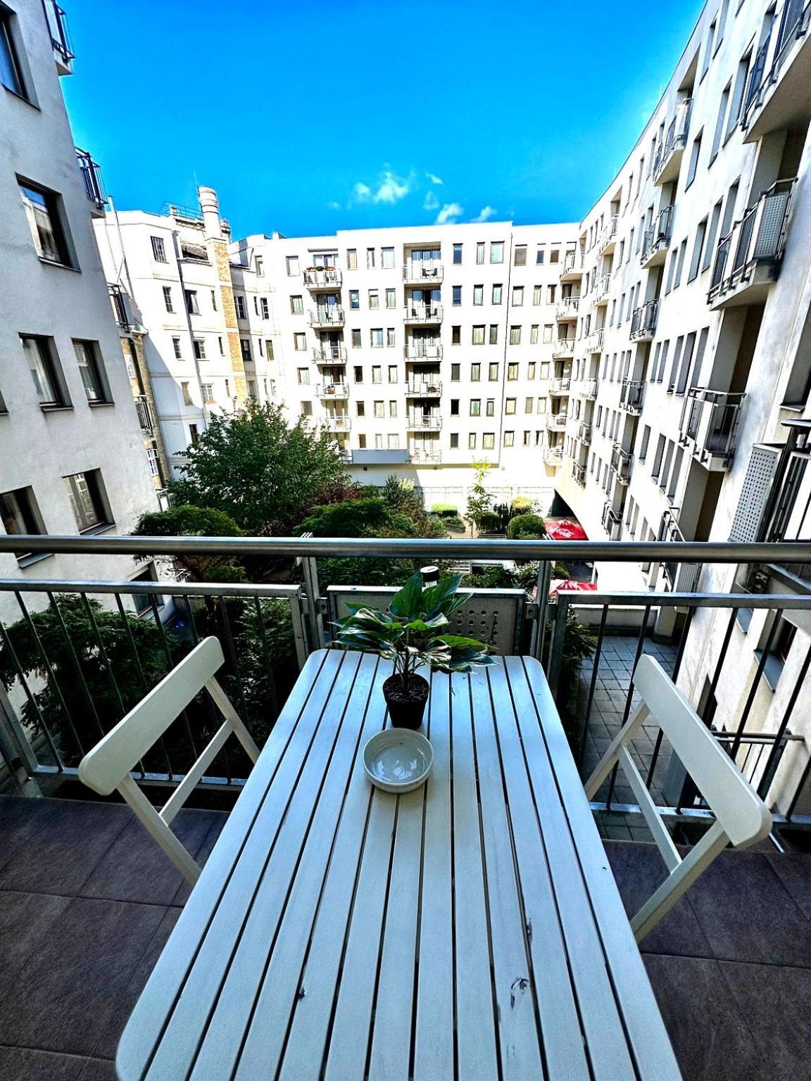 Central Apartment With Balcony Budapest Extérieur photo